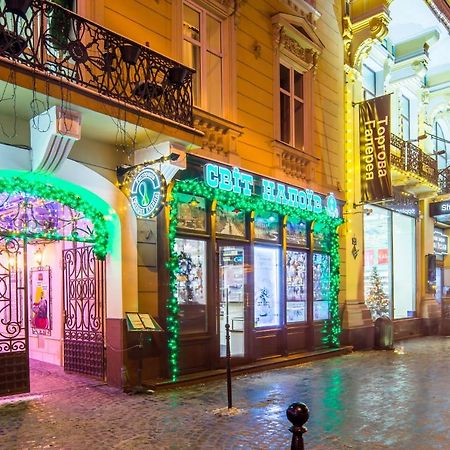 Apartment On Svobody Avenue 25 Lviv Eksteriør billede