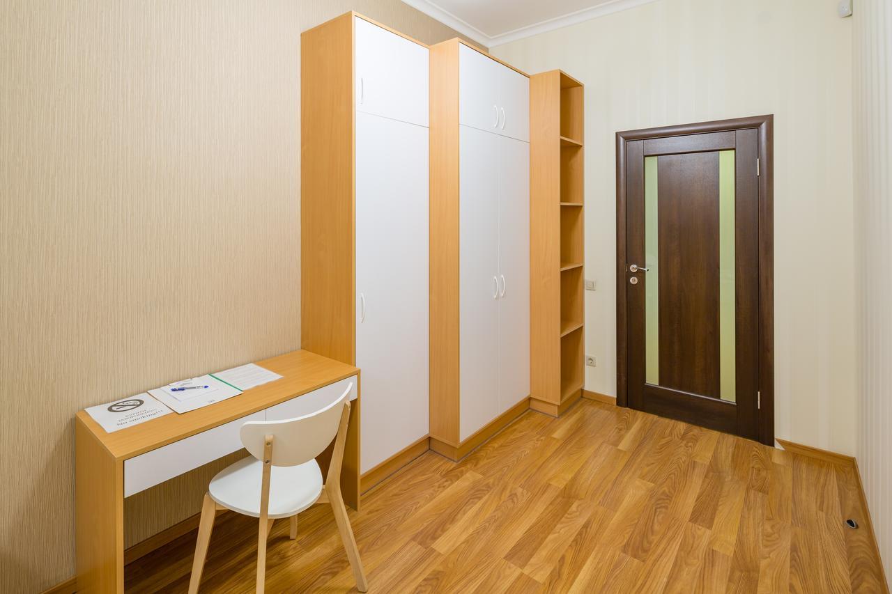 Apartment On Svobody Avenue 25 Lviv Eksteriør billede