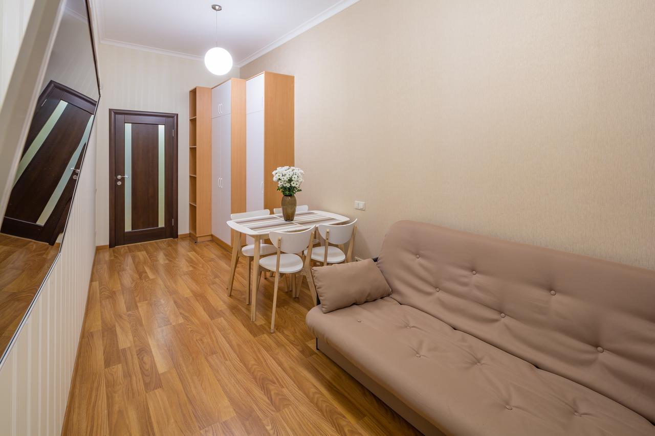 Apartment On Svobody Avenue 25 Lviv Eksteriør billede