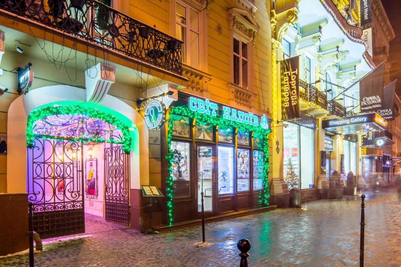 Apartment On Svobody Avenue 25 Lviv Eksteriør billede